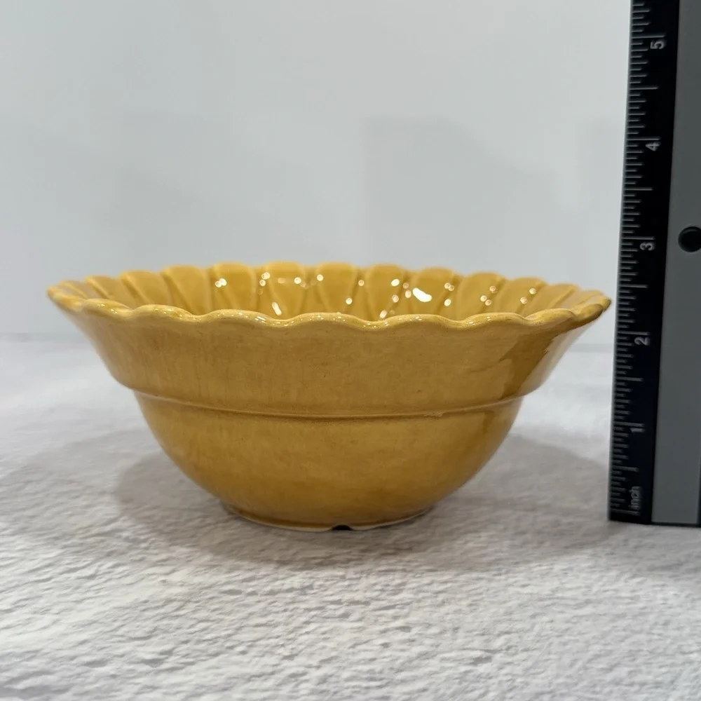 California Pottery this vintage